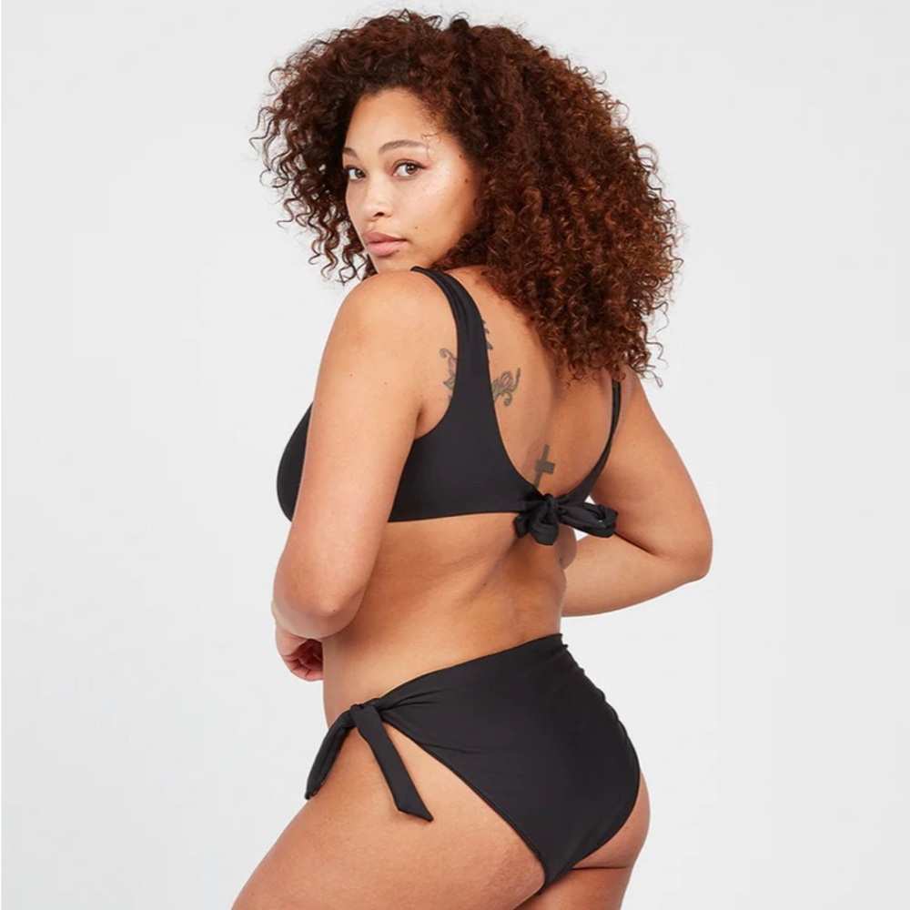 NWT Volcom “for every body” collection. Simply seamless scoop neck bikini. 14W - Picture 3 of 6